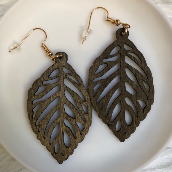 Leaf drop earrings - Picture 3 of 4